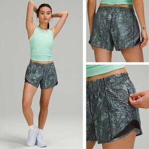 LULULEMON Hotty Hot Low Rise Short 4" Size 6 TALL Dimensional Icing Blue Multi